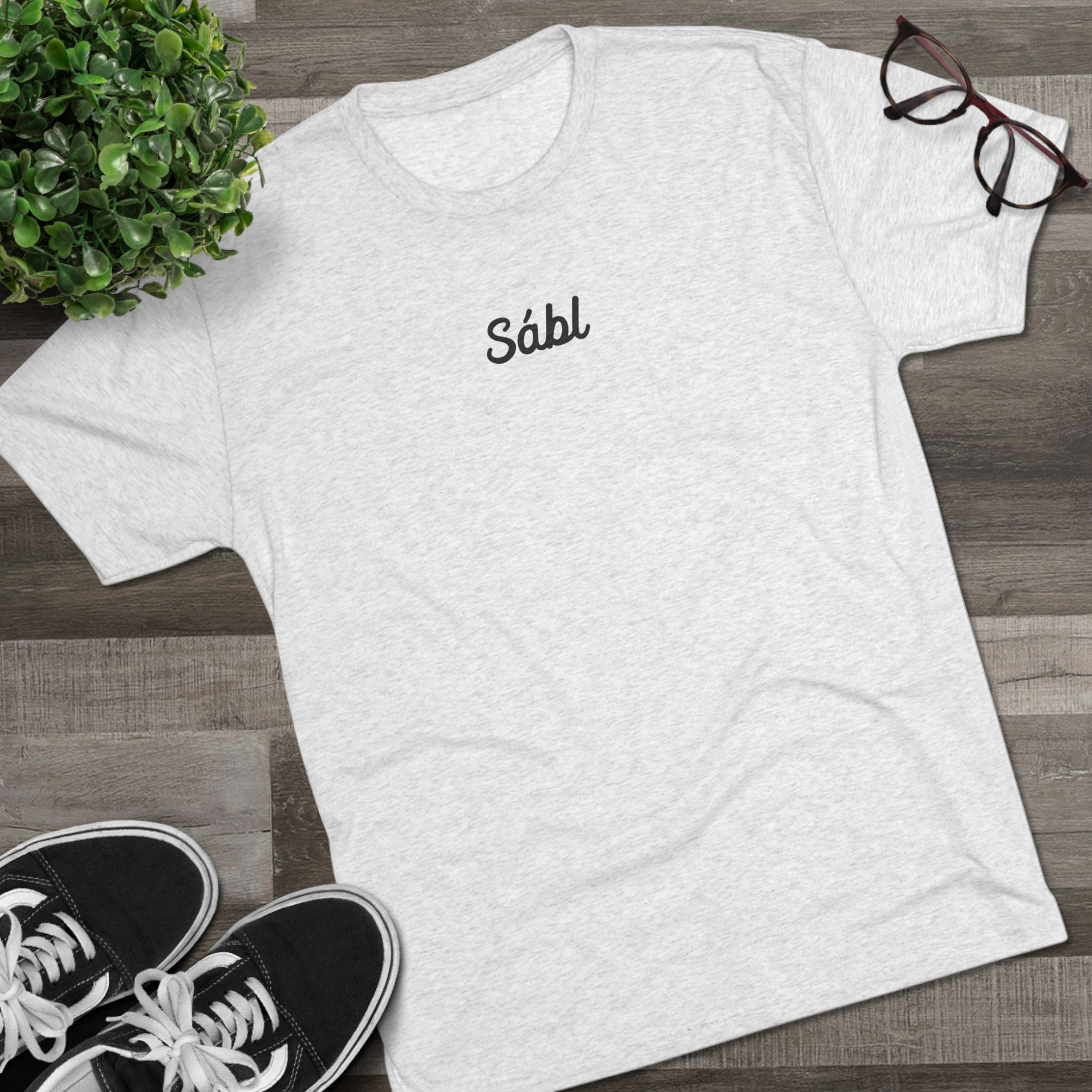 Sábl Minimal Script Tee — Simple Script Chest Logo T‑Shirt