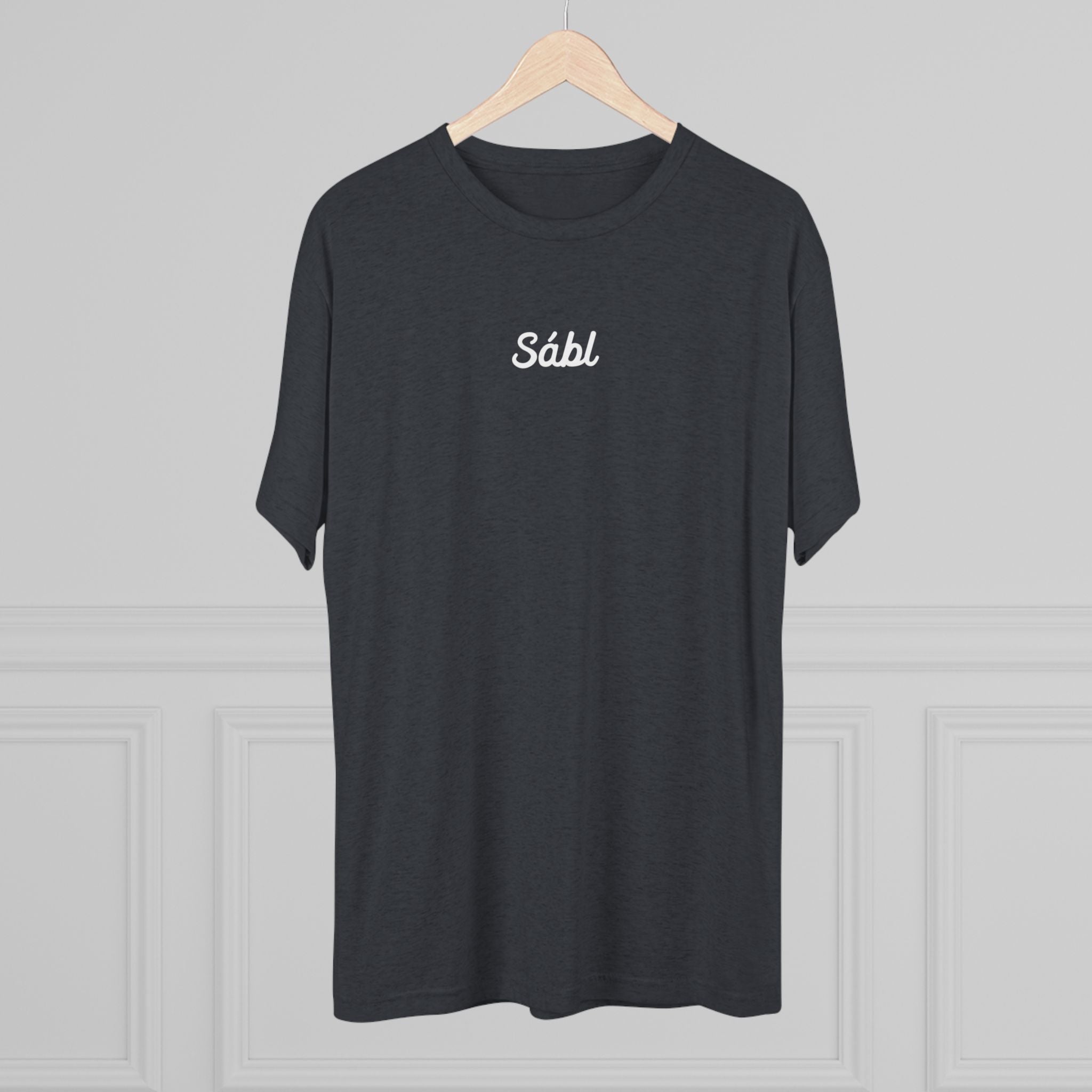 Sábl Minimal Script Tee — Simple Script Chest Logo T‑Shirt