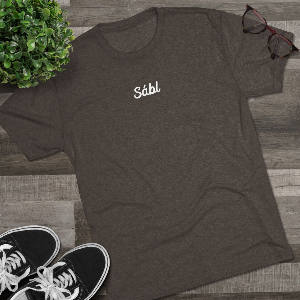Sábl Minimal Script Tee — Simple Script Chest Logo T‑Shirt