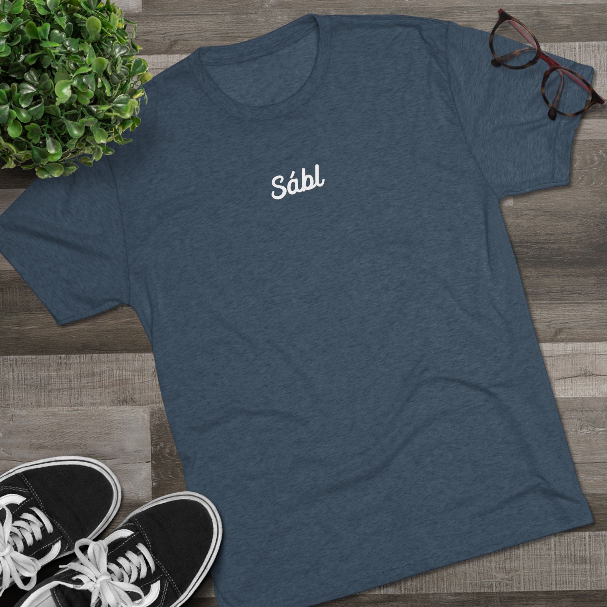 Sábl Minimal Script Tee — Simple Script Chest Logo T‑Shirt