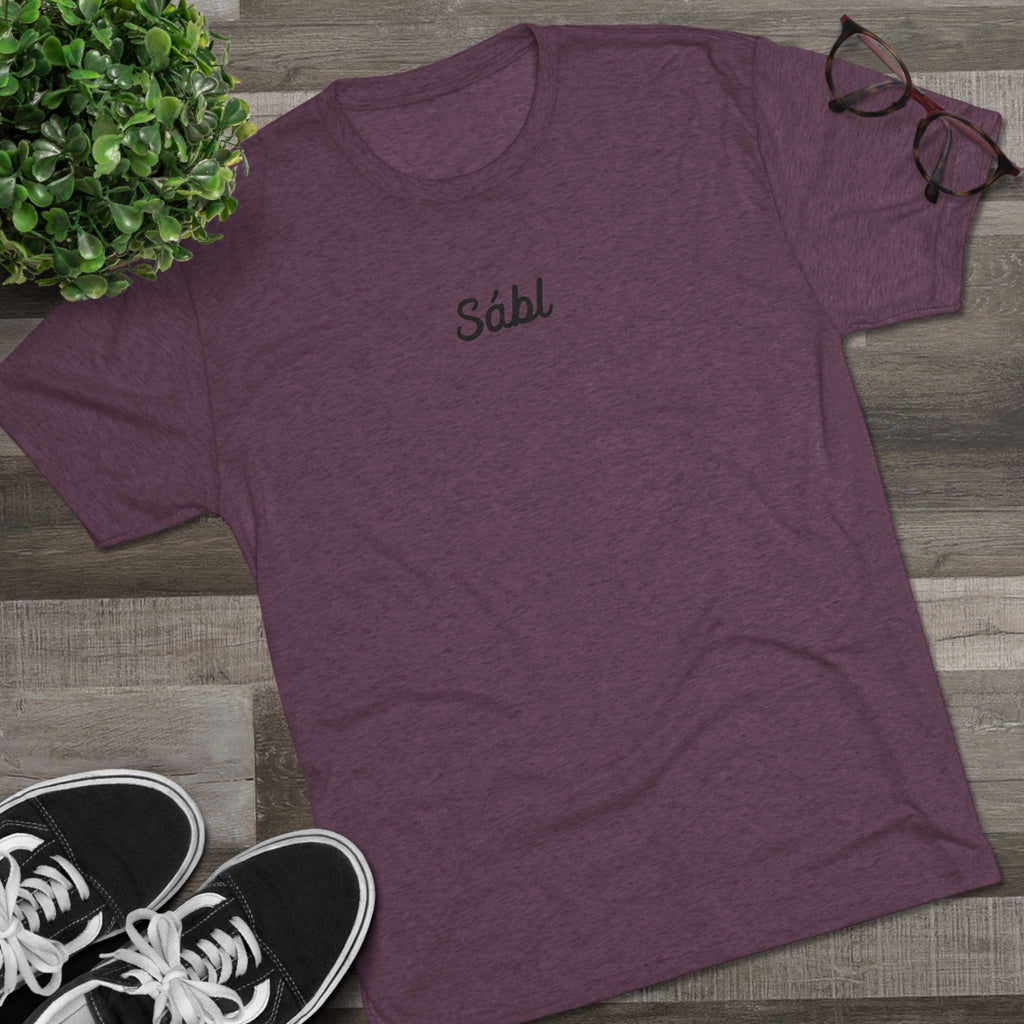 Sábl Minimal Script Tee — Simple Script Chest Logo T‑Shirt