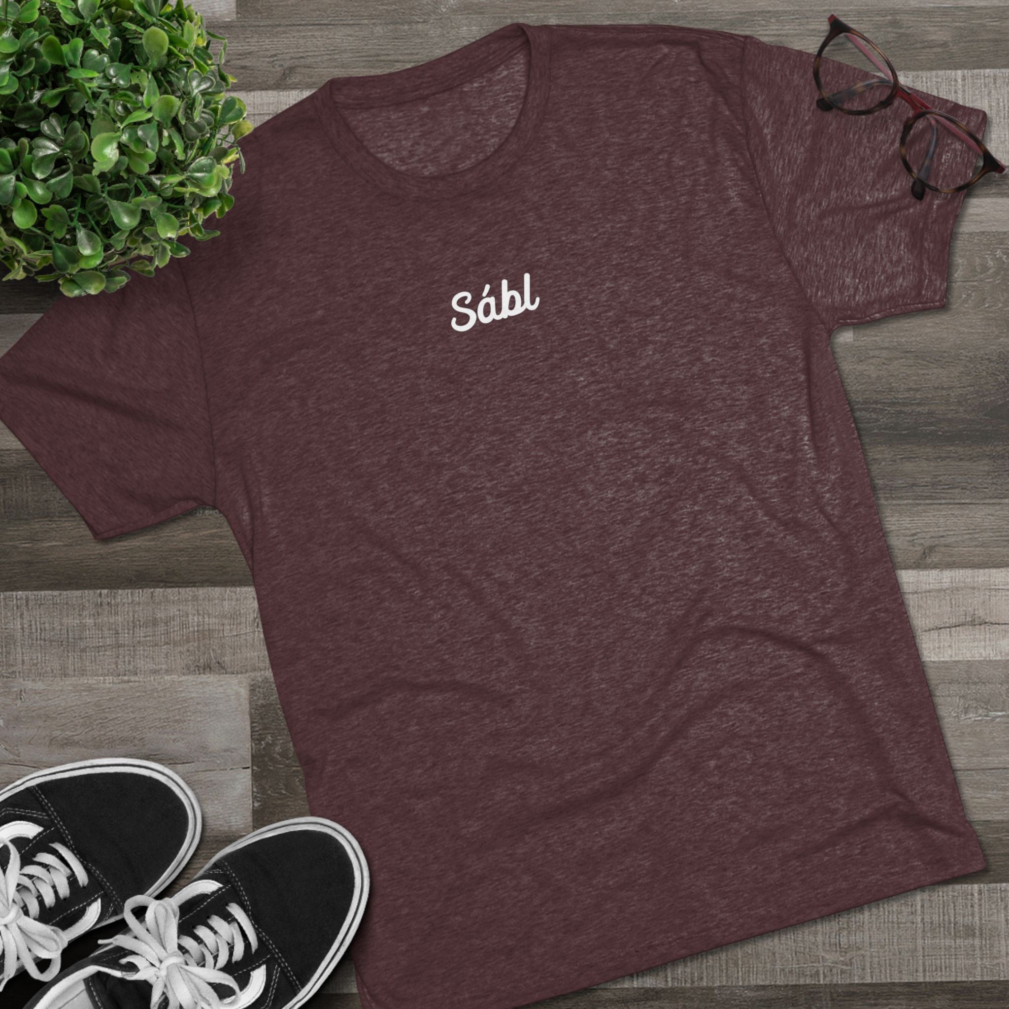 Sábl Minimal Script Tee — Simple Script Chest Logo T‑Shirt