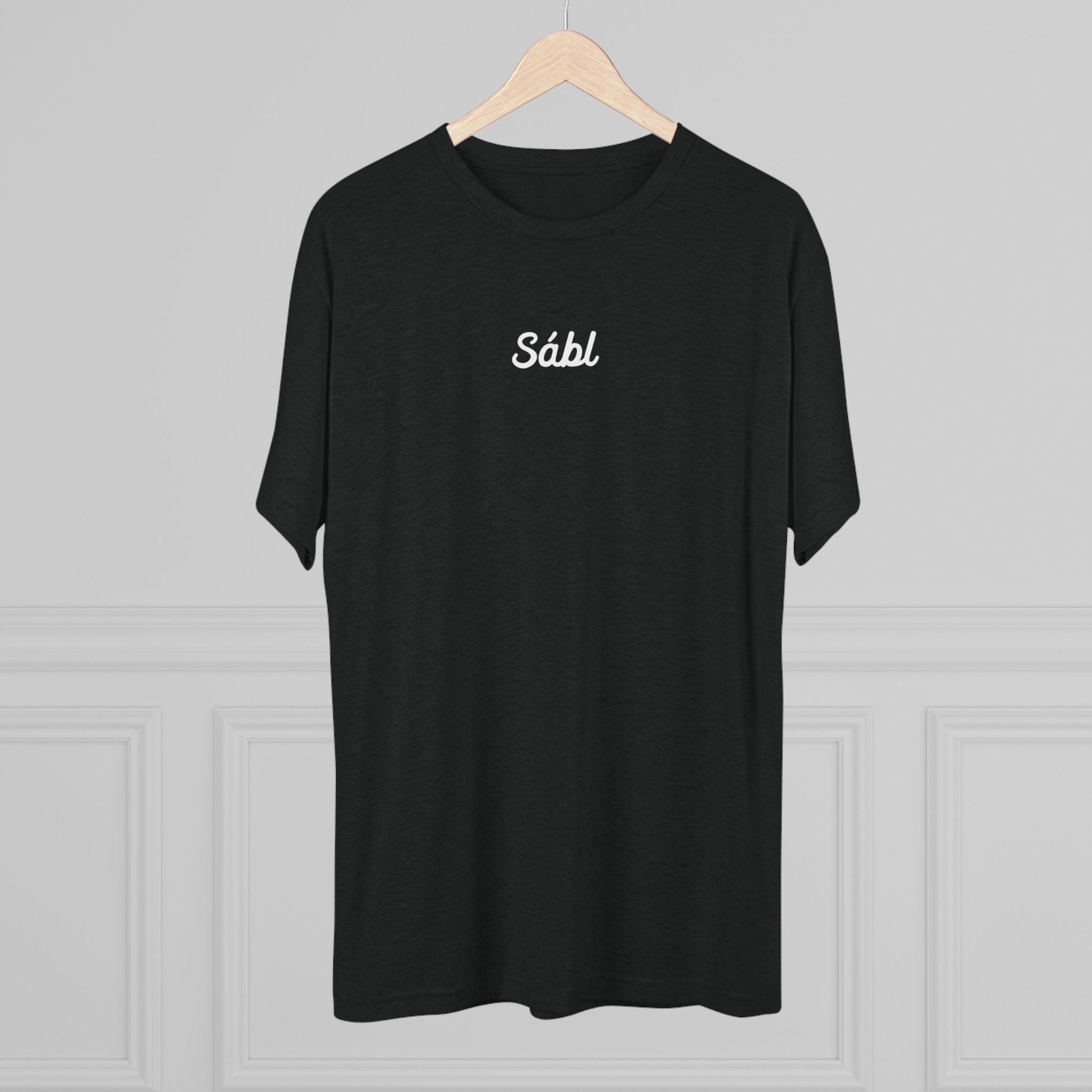 Sábl Minimal Script Tee — Simple Script Chest Logo T‑Shirt