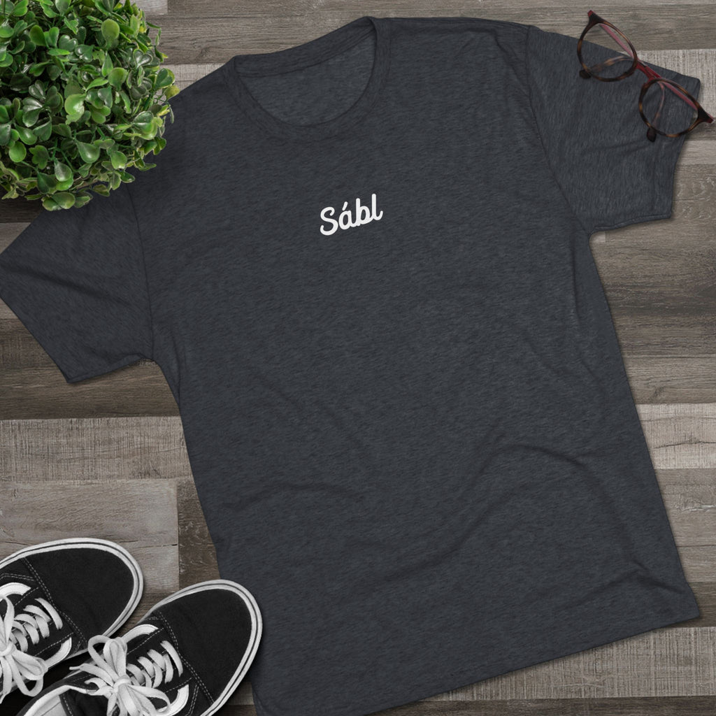 Sábl Minimal Script Tee — Simple Script Chest Logo T‑Shirt